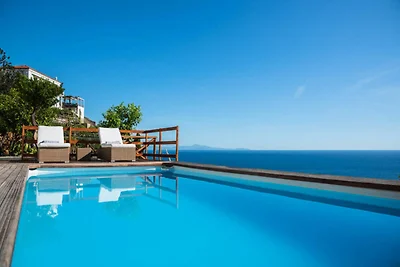 Villa in Maiori mit Pool und Meerblick