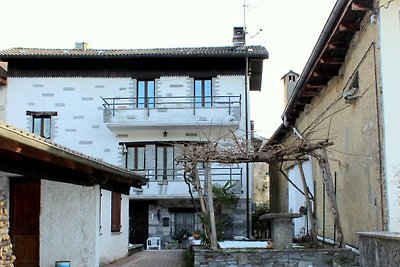 Gemütliches Ferienhaus mit Garten in Trarego...