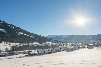 Luxuriöses Ferienhaus mit Terrasse in Tirol