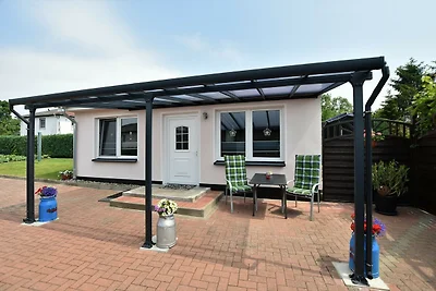 Bungalow in Warnkenhagen mit Garten