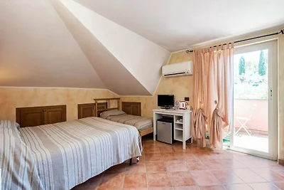 Villa a Monterotondo con piscina condivisa