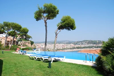 Moderno appartamento con piscina