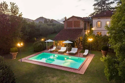 Tuscan Countryside Villa with Pool