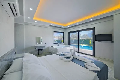 Villa in Fethiye/Mugla mit Schwimmbecken