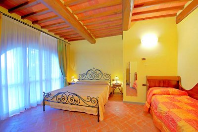 Cozy Cottage in Loro Ciuffenna with Fitness...
