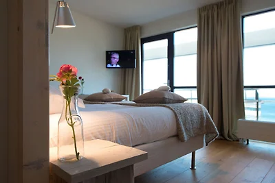 Spacious modern apartment in Scheveningen