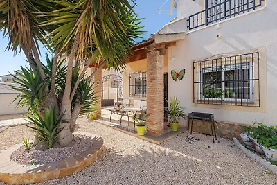 Moderna casa vacanze a Valencia con piscina