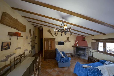 Rustiek huisje in Laroya met terras