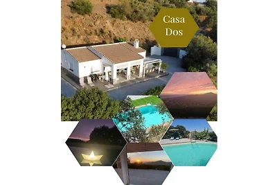 Bungalow en Sayalonga con barbacoa