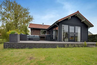 Ferienhaus in Kattendijke mit Garten