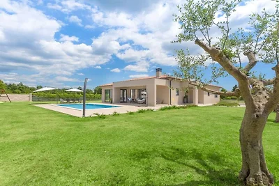 Villa in Svetvinčenat mit Schwimmbecken