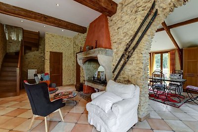 Angenehmes Ferienhaus in Raizeux mit Garten