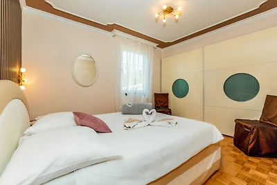 Villa in Ripenda Kras mit Pool und Sauna