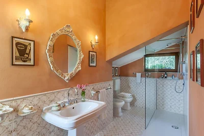 Gro�z�giges Haus in Fermo mit Pool