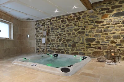 Gemütliches Ferienhaus in Theux mit Pool