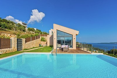 Wunderschöne Villa in Sivota mit Swimmingpool