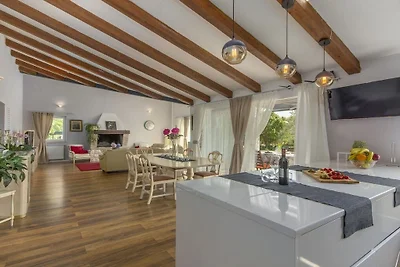 Villa in Rovinj mit Terrasse