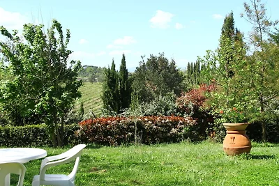Splendido agriturismo con piscina in comune
