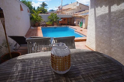 Villa in L'Alfאs del Pi mit Whirlpool