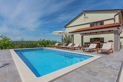 Komfortable Wohnung in Cerovlje mit Pool