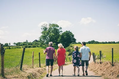 Bungalow am Hang mit Garten