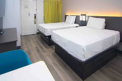 2 tweepersoonsbedden (queensize)