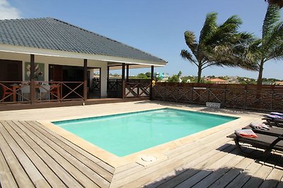 Gemütliche Villa mit Schwimmbad in Jan Thiel