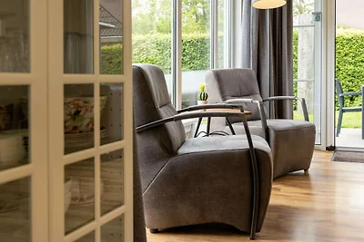 Confortevole bungalow con microonde, in mezzo...