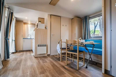 Mobilhome im Ferienpark mit grosser...