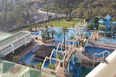 Appartement met terras en uitzicht op zee