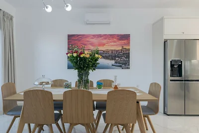 Villa met 4 slaapkamers in Adele