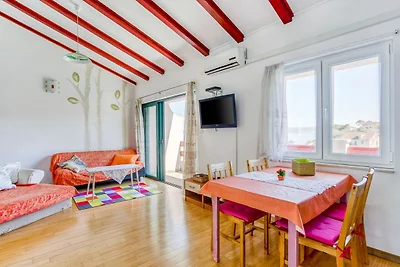 Powabny apartament w Stomorskiej blisko morza