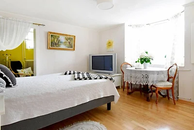 2 persone case ad LYSEKIL