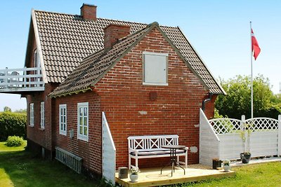 Cozy Holiday Home in Gudhjem near Golf Course