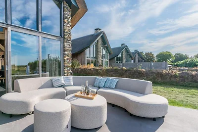 Attraktive und moderne Ferienvilla für 6...