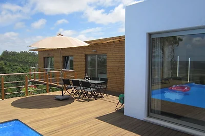 Moderna casa vacanze a Cela con piscina...