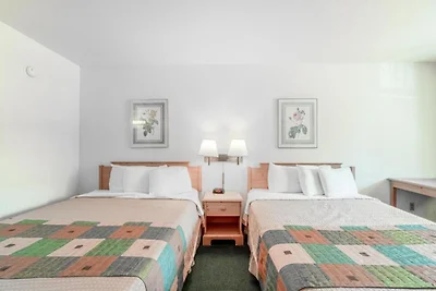 Eureka Springs | 2 Queensize-Betten