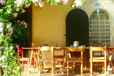 Grazioso Chalet ad Ameglia con Terrazzo