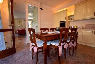 Luxuriöse Villa in der Lombardei mit...