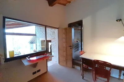 Elegante villa in pietra con piscina