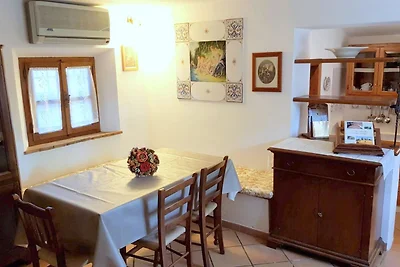 Vrijstaand landhuis in Toscane met boomgaard
