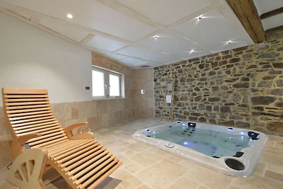 Gemütliches Ferienhaus in Theux mit Pool