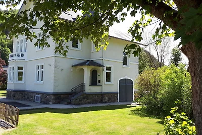 Villa moderna a Bévercé con sauna