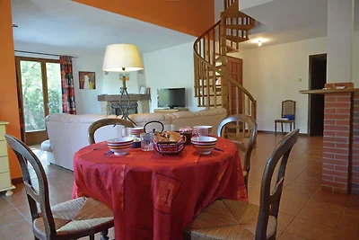 Geräumiges Ferienhaus am Fluss