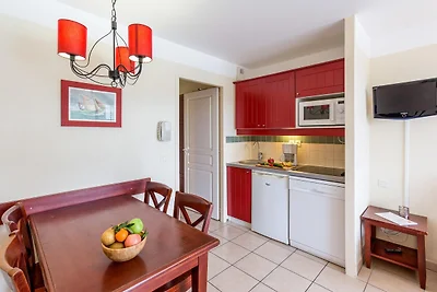 Picturesque Old Aquitaine Apartment for 5