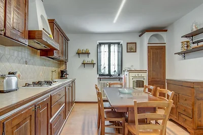Landhaus mit Pool in der Marken-Region