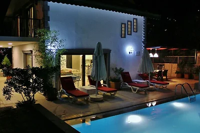 Villa in Kalkan mit Schwimmbecken