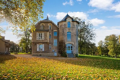 Vakantiehuis grenzend aan een château.