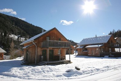 Holzchalet am See in der Steiermark