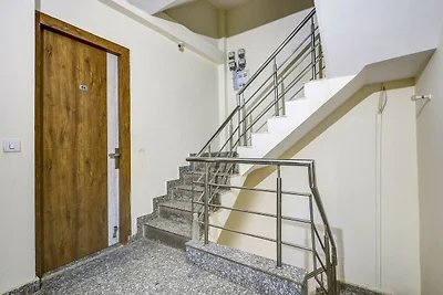Hotel O Sector 52 Gurgaon